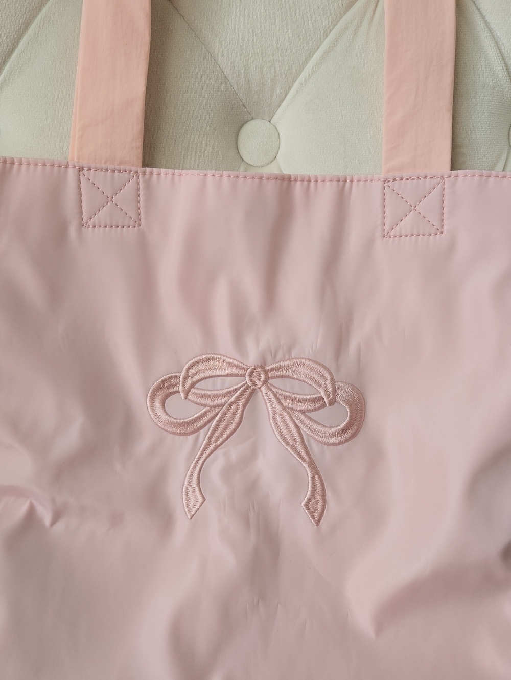 Durable Bow-Embroidered Ruffle Tote In Soft PInk, NWOT - Picture 3 of 14
